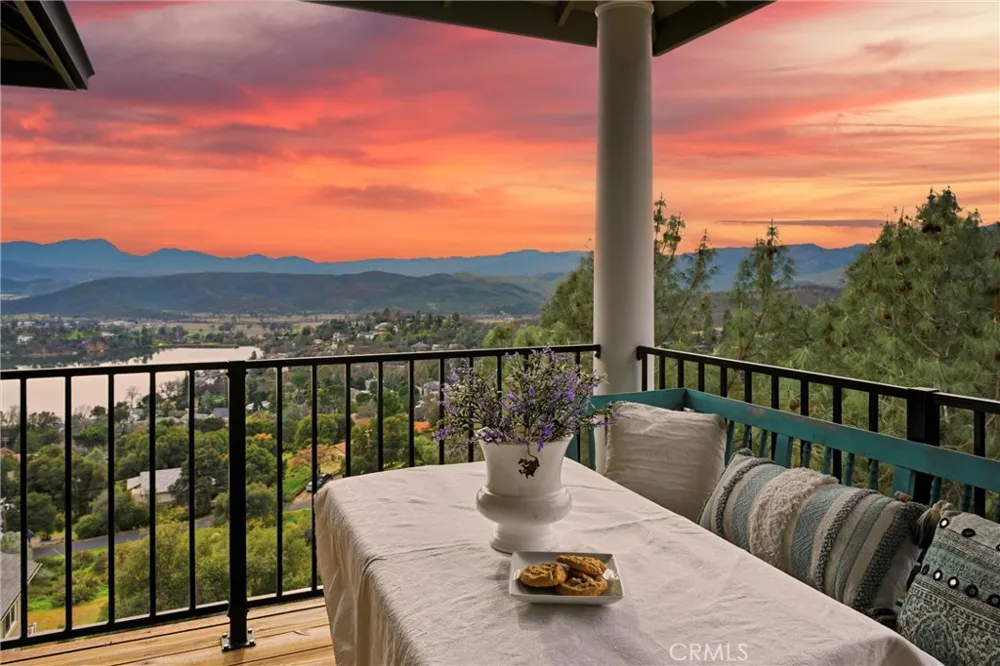 18750 Fernwood Road Hidden Valley Lake, CA 95467