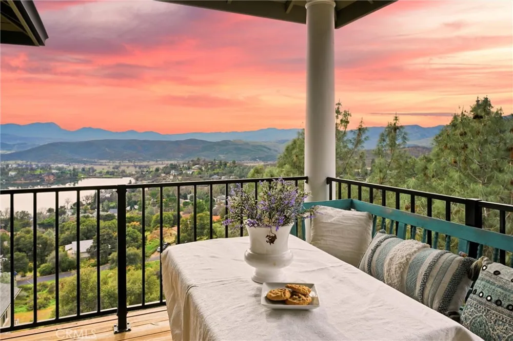18750 Fernwood Road Hidden Valley Lake, CA 95467