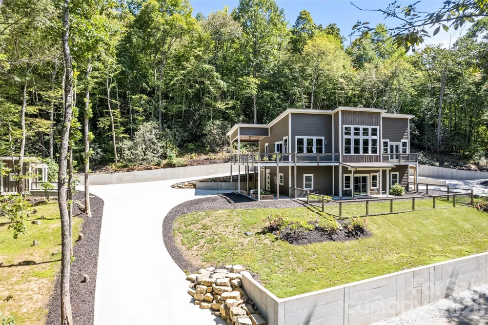 1185 Wallalieu Road Otto, NC 28763