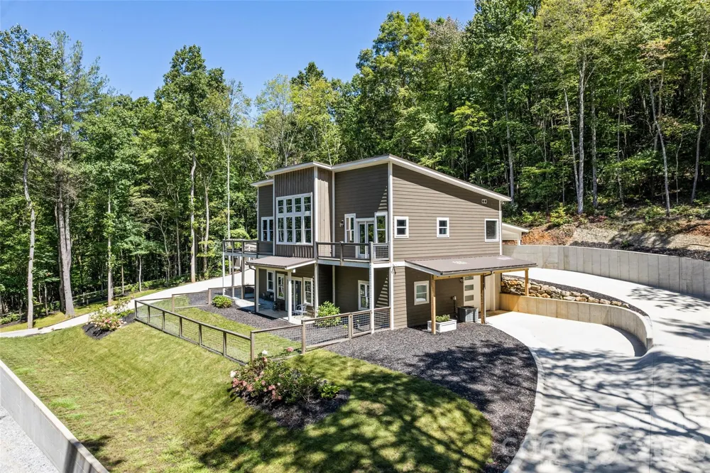 1185 Wallalieu Road Otto, NC 28763