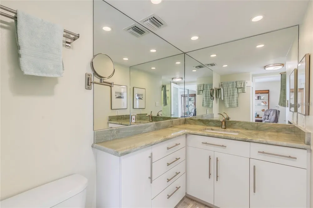 440 S GULFVIEW BOULEVARD #1705 Clearwater Beach, FL 33767