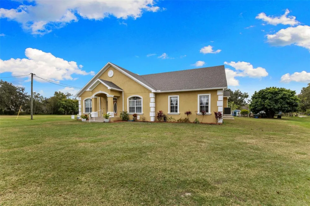 1103 COLSON ROAD Plant City, FL 33567