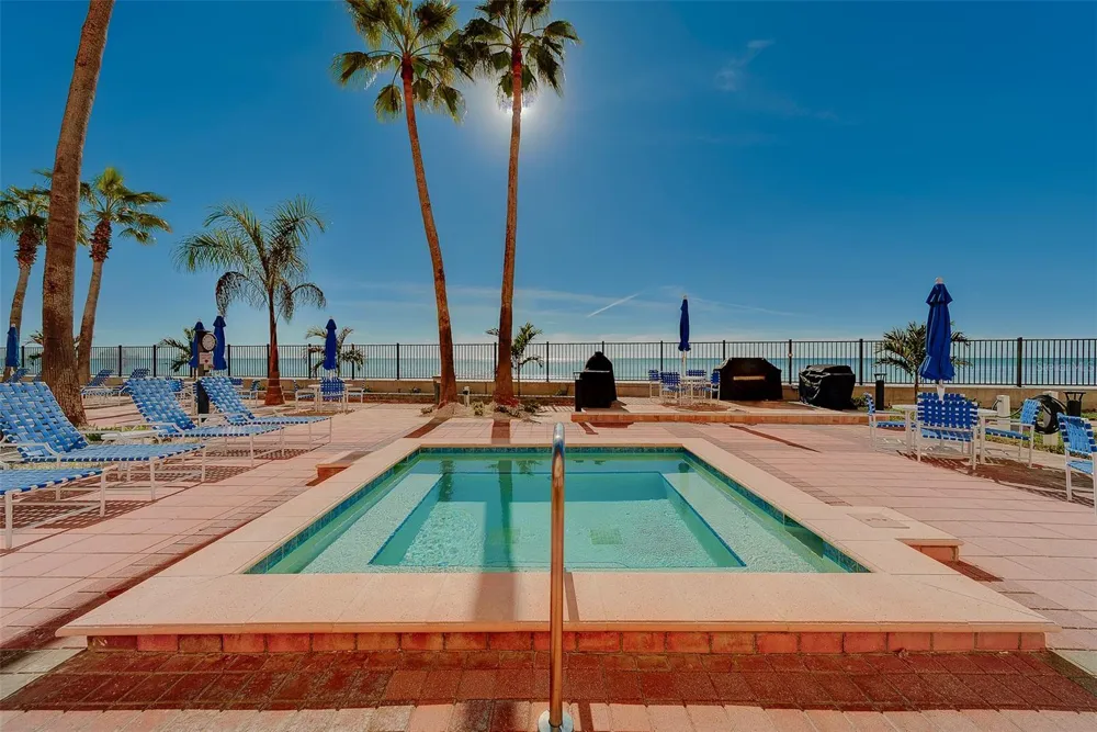 16450 GULF BOULEVARD #565 North Redington Beach, FL 33708