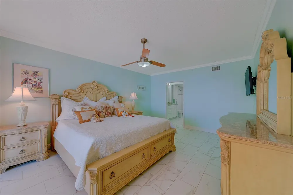 16450 GULF BOULEVARD #565 North Redington Beach, FL 33708