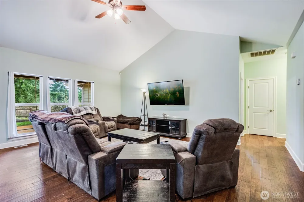 36612 2nd Avenue S Roy, WA 98580