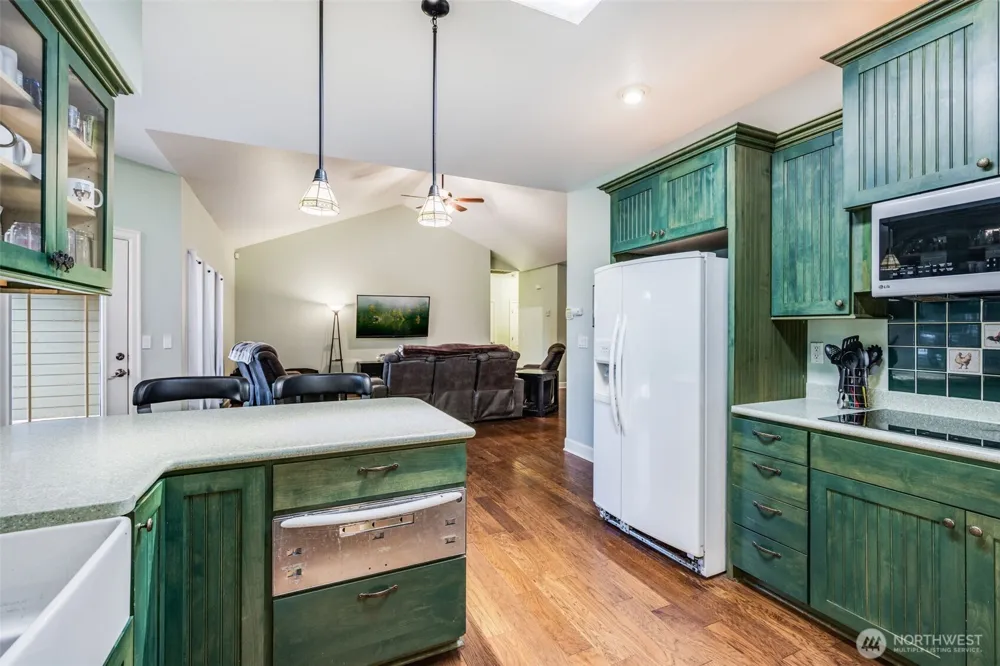 36612 2nd Avenue S Roy, WA 98580