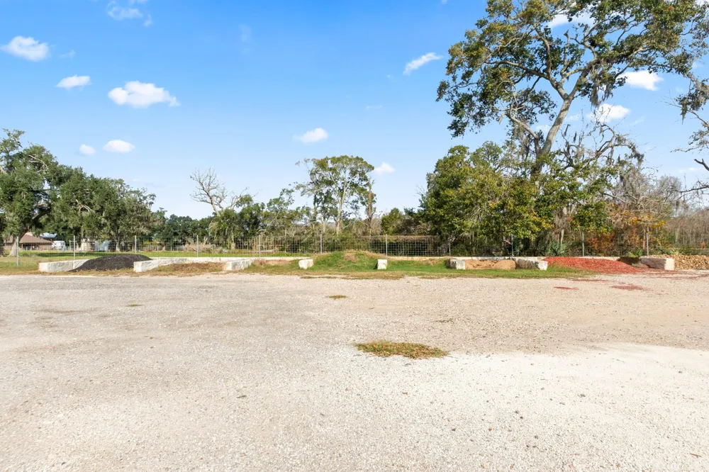 4228 County Road 507 Brazoria, TX 77422