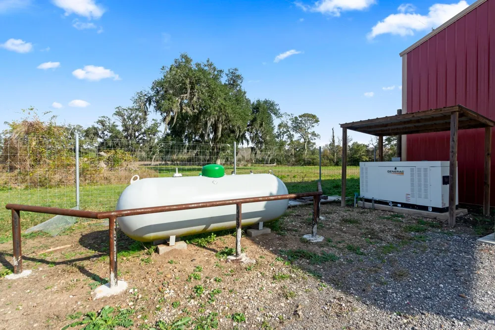 4228 County Road 507 Brazoria, TX 77422
