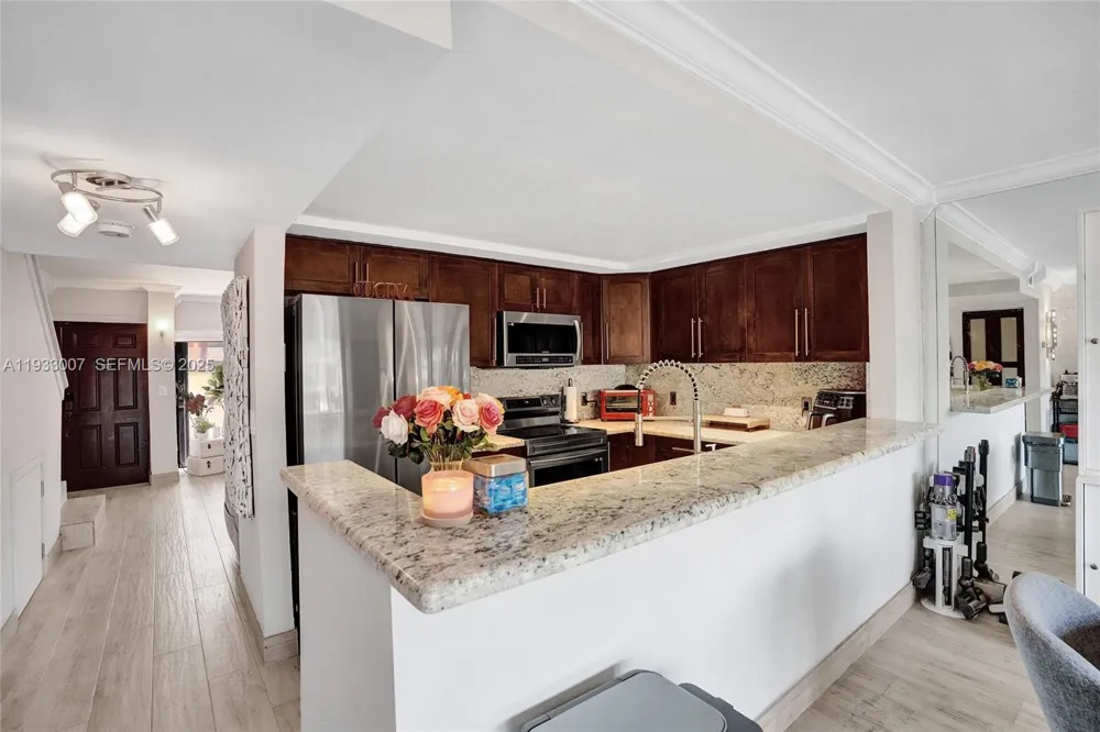 16478 NE 27th Pl #34 Eastern Shores, FL 33160