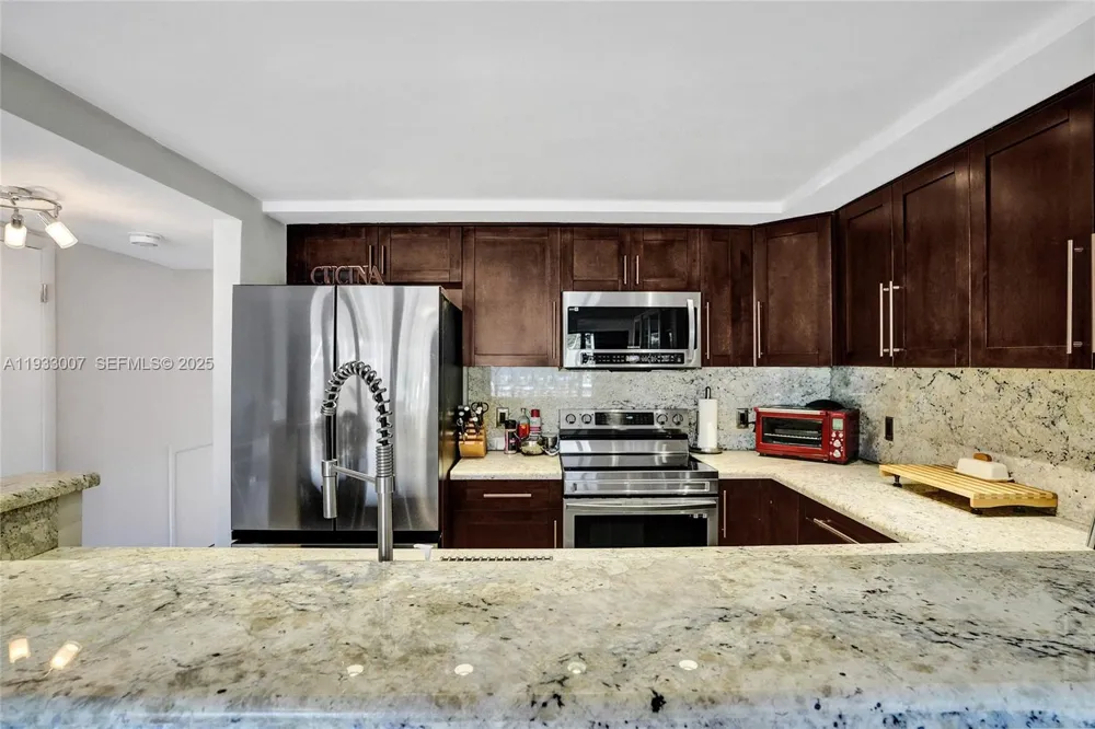 16478 NE 27th Pl #34 Eastern Shores, FL 33160