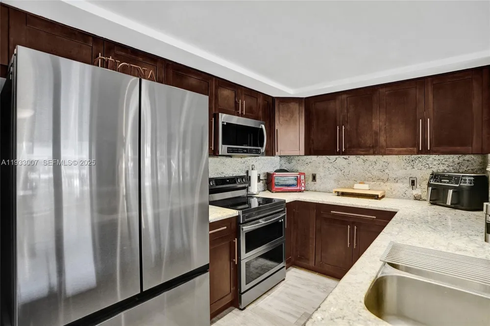 16478 NE 27th Pl #34 Eastern Shores, FL 33160