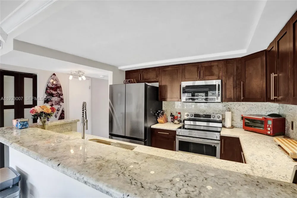 16478 NE 27th Pl #34 Eastern Shores, FL 33160