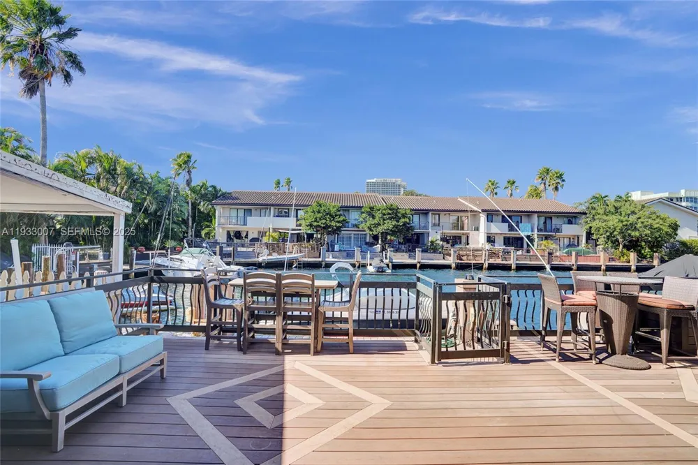 16478 NE 27th Pl #34 Eastern Shores, FL 33160