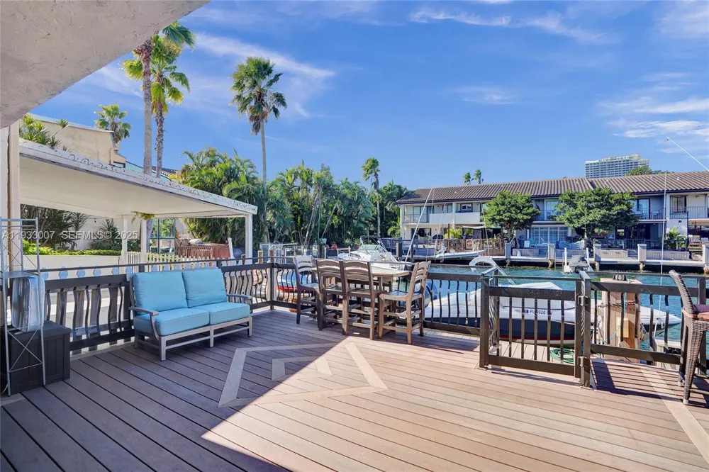 16478 NE 27th Pl #34 Eastern Shores, FL 33160