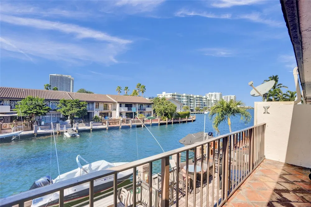 16478 NE 27th Pl #34 Eastern Shores, FL 33160