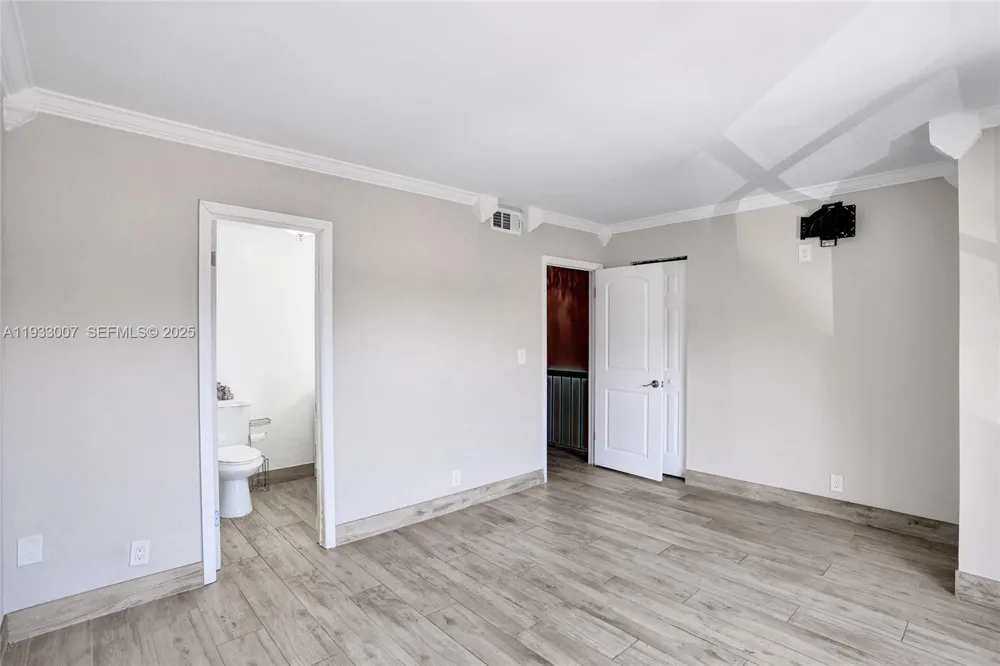 16478 NE 27th Pl #34 Eastern Shores, FL 33160
