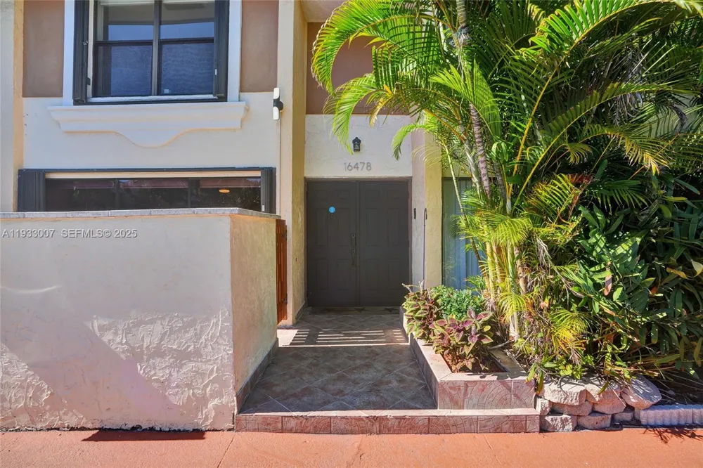 16478 NE 27th Pl #34 Eastern Shores, FL 33160