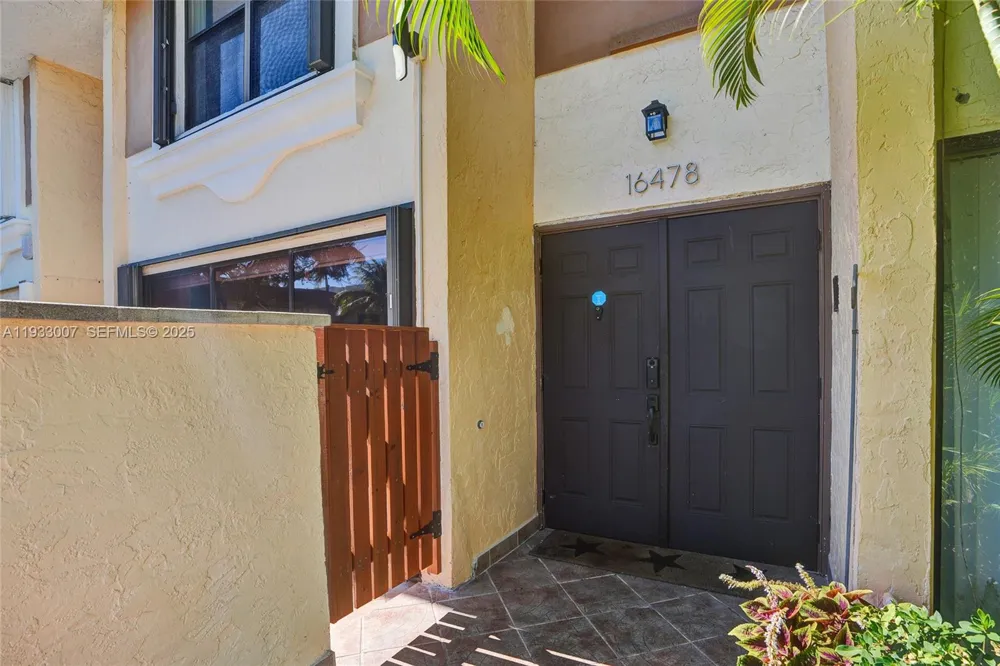 16478 NE 27th Pl #34 Eastern Shores, FL 33160