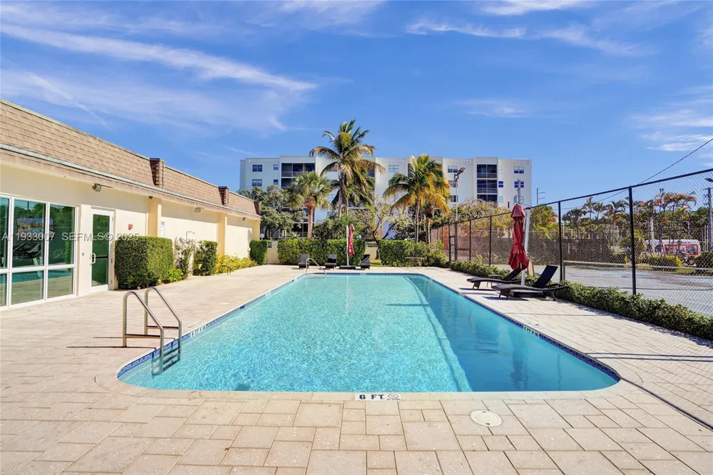 16478 NE 27th Pl #34 Eastern Shores, FL 33160
