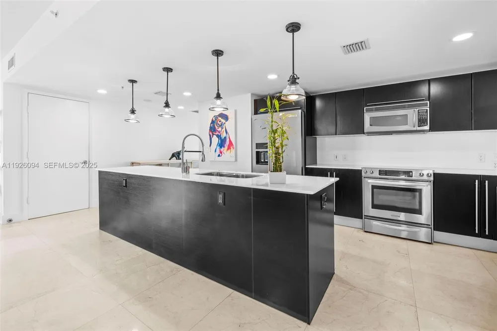 665 NE 25th St #1801 Miami, FL 33137