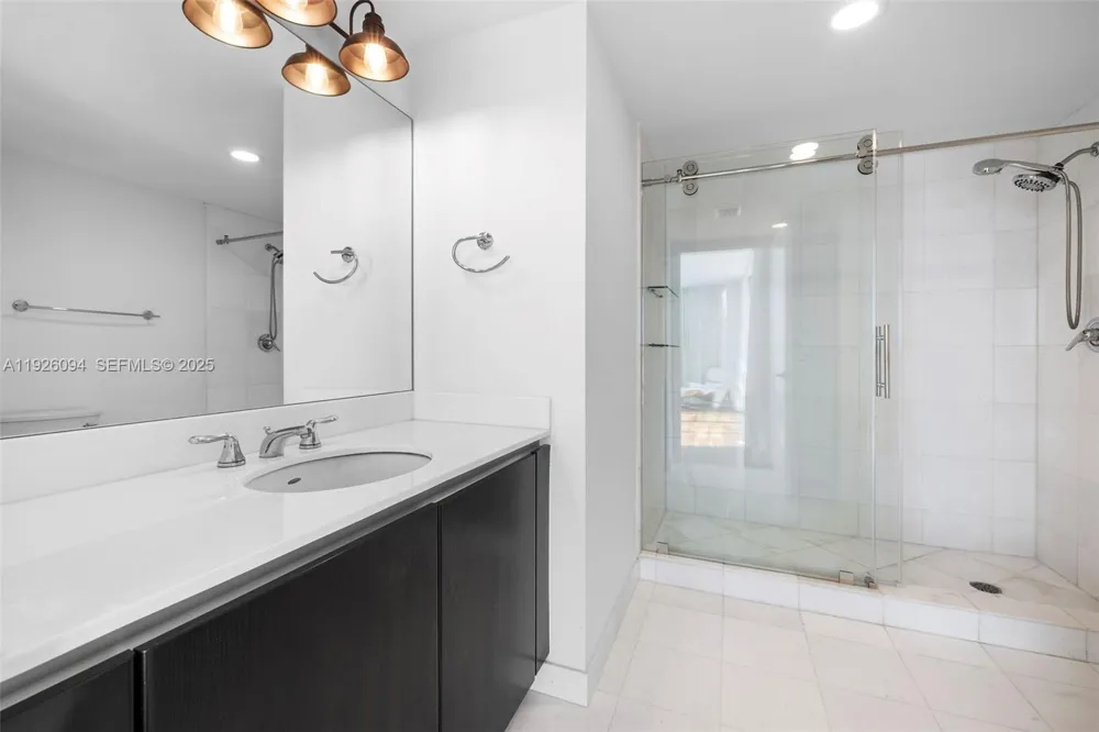 665 NE 25th St #1801 Miami, FL 33137