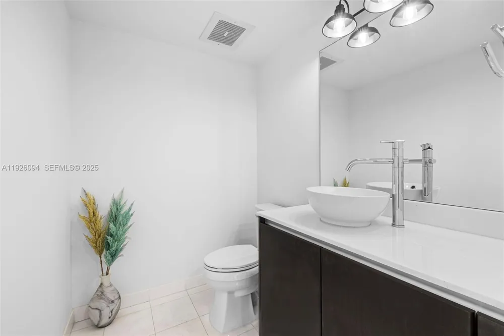 665 NE 25th St #1801 Miami, FL 33137