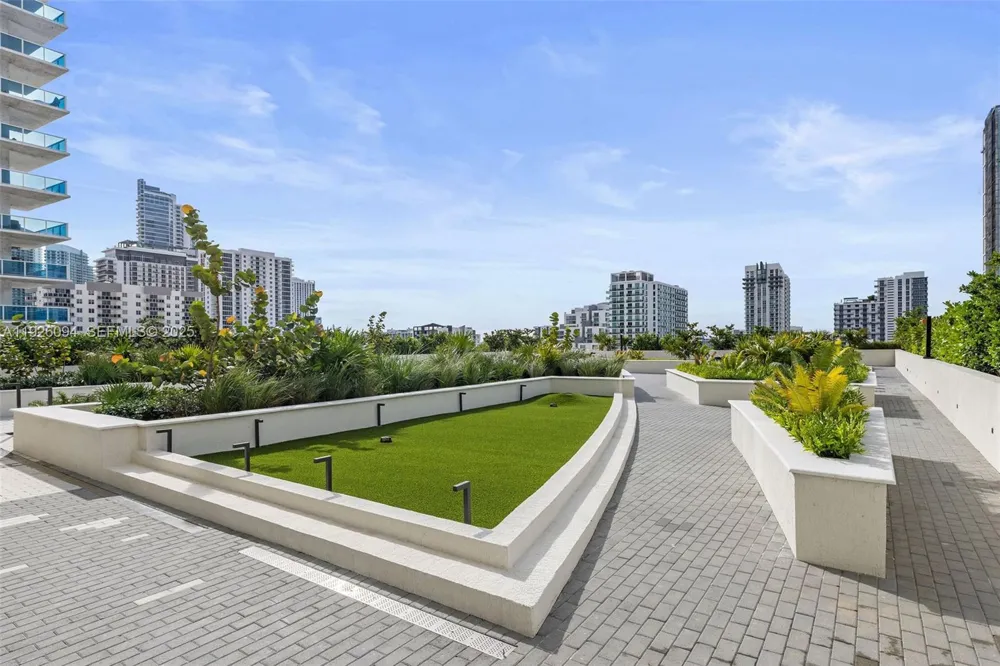 665 NE 25th St #1801 Miami, FL 33137