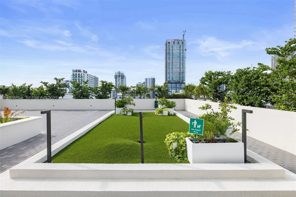 665 NE 25th St #1801 Miami, FL 33137