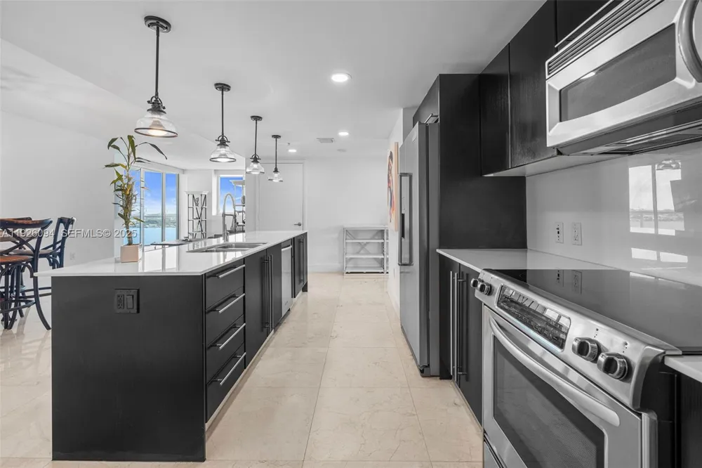 665 NE 25th St #1801 Miami, FL 33137