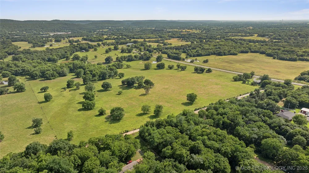 1904 County Line Road E Fort Gibson, OK 74434
