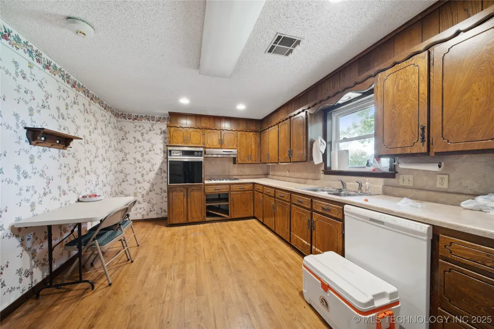 1904 County Line Road E Fort Gibson, OK 74434