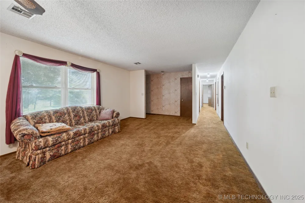 1904 County Line Road E Fort Gibson, OK 74434