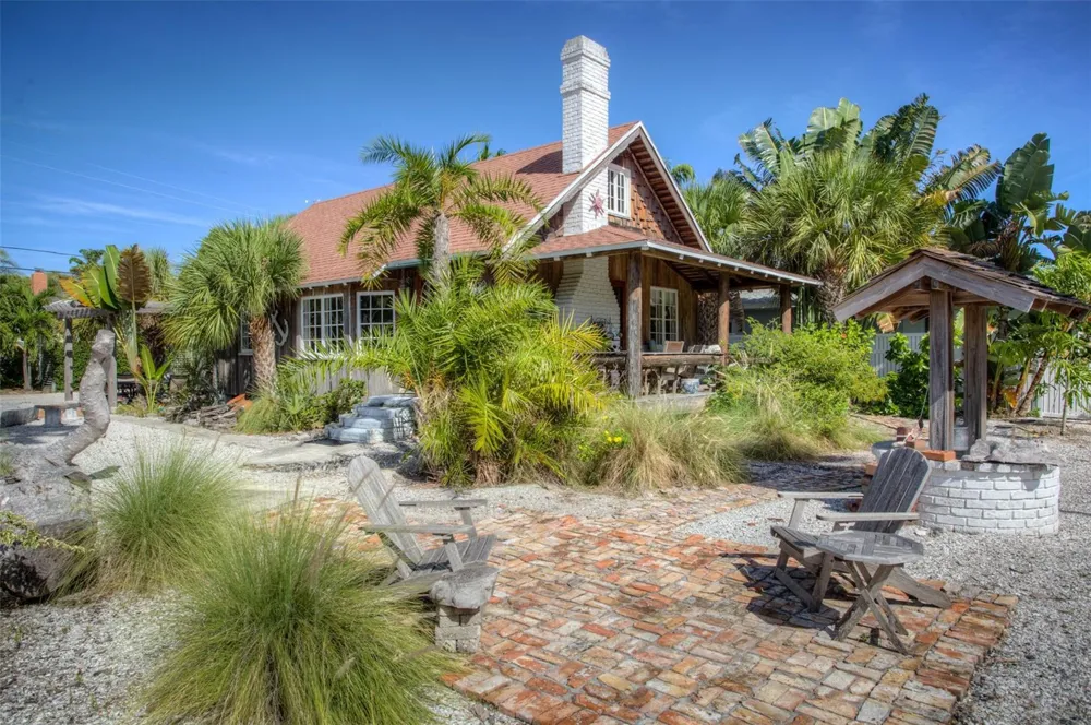 3000 PASS A GRILLE WAY St Pete Beach, FL 33706