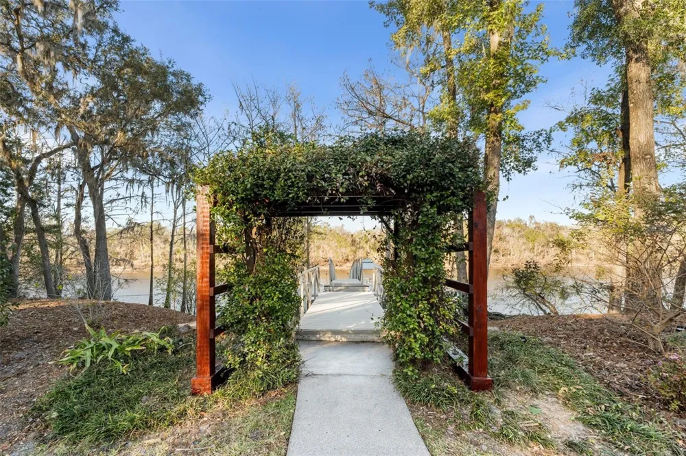 174 NE 972ND STREET Branford, FL 32008