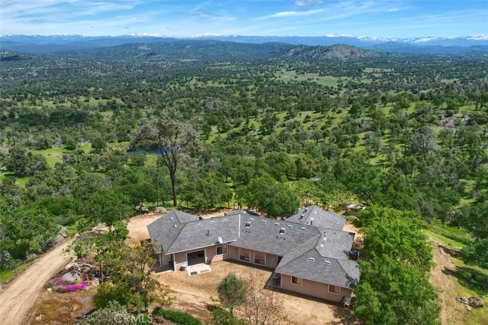 42625 Red Top Mountain Court Coarsegold, CA 93614