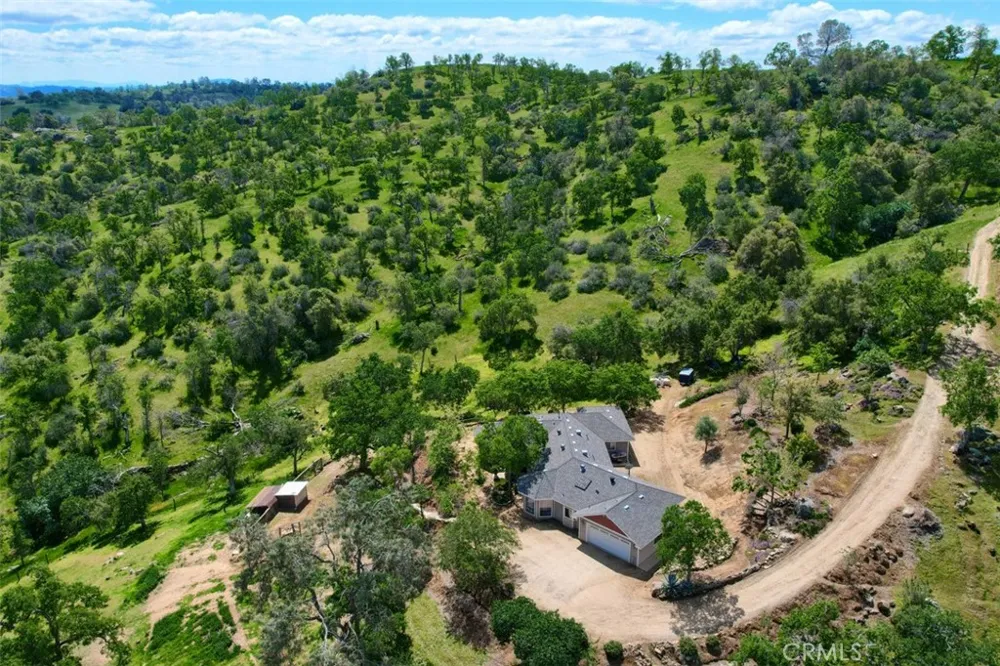42625 Red Top Mountain Court Coarsegold, CA 93614