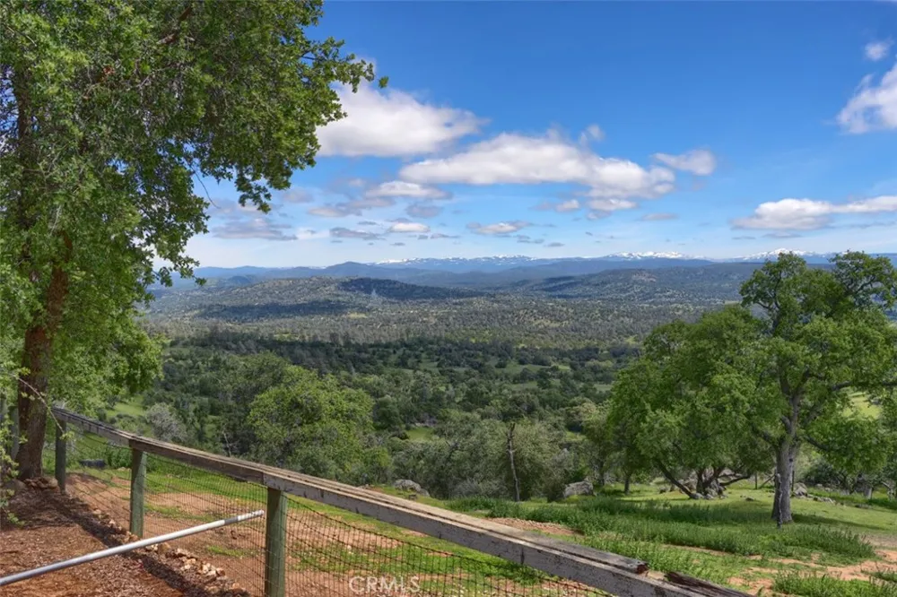 42625 Red Top Mountain Court Coarsegold, CA 93614