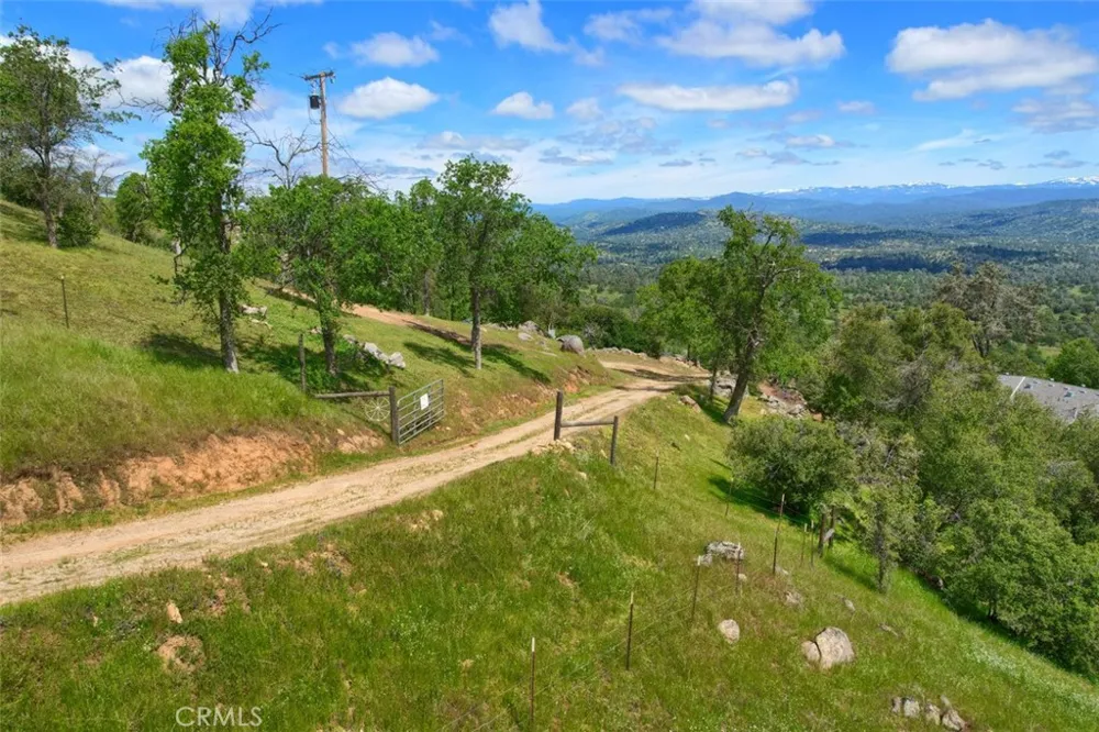 42625 Red Top Mountain Court Coarsegold, CA 93614