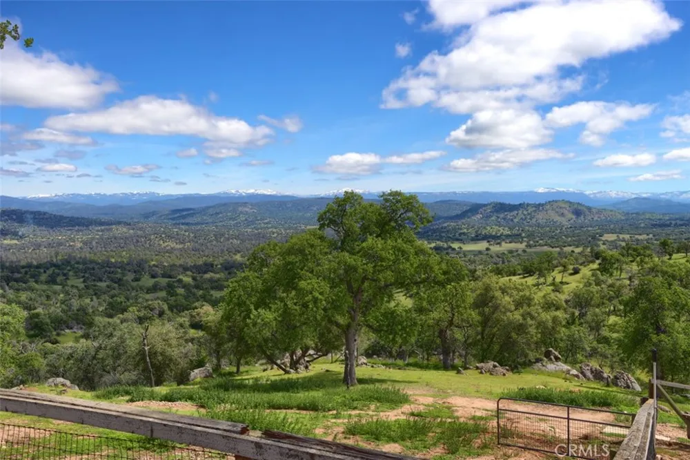 42625 Red Top Mountain Court Coarsegold, CA 93614