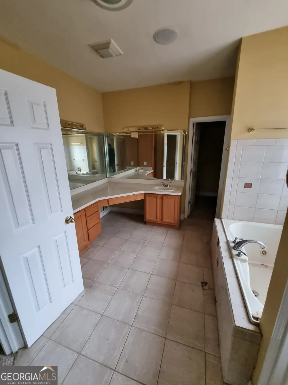 6235 Short RD Fairburn, GA 30213