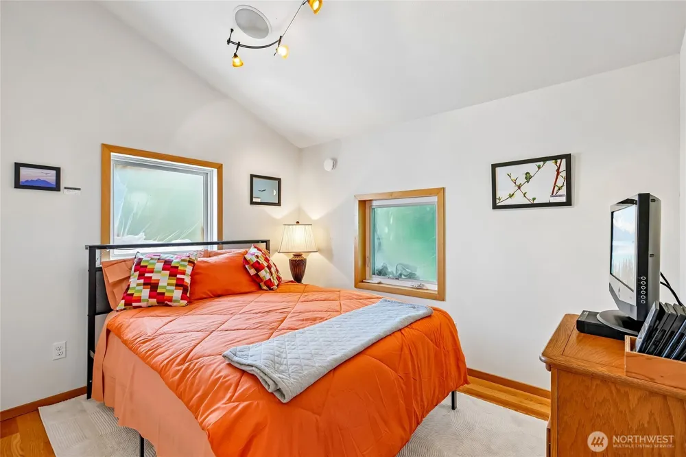 1095 Essex Street #A1&2 Camano Island, WA 98282