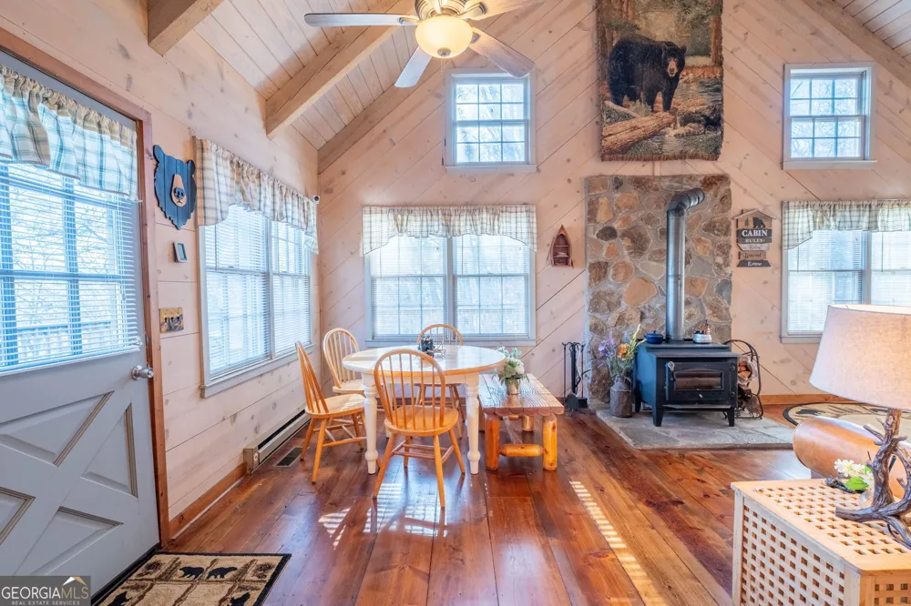 220 McConnell CT Helen, GA 30545