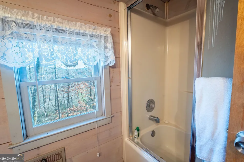 220 McConnell CT Helen, GA 30545