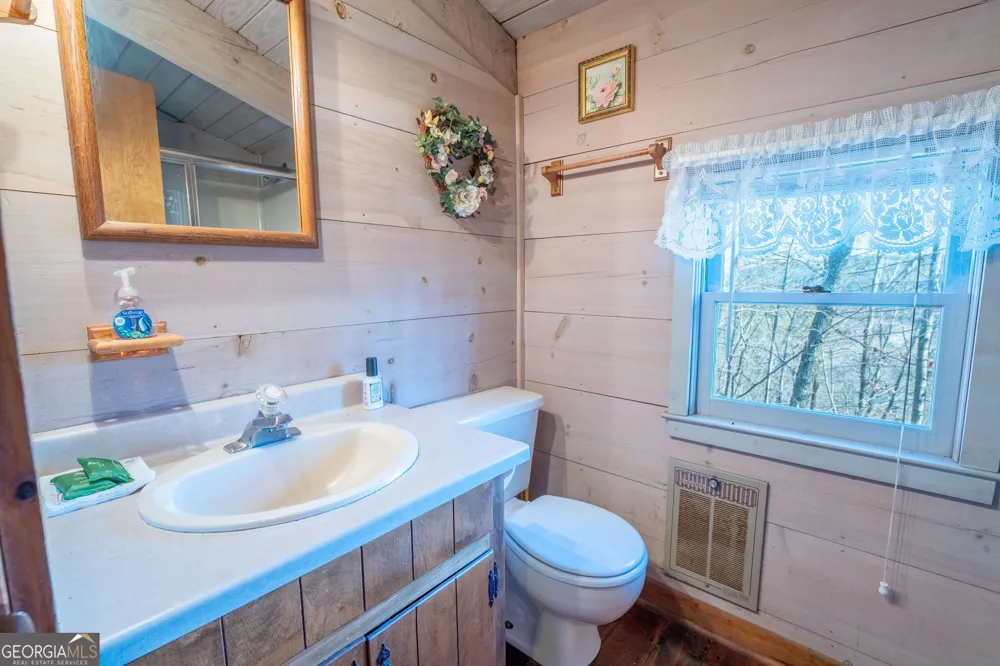 220 McConnell CT Helen, GA 30545