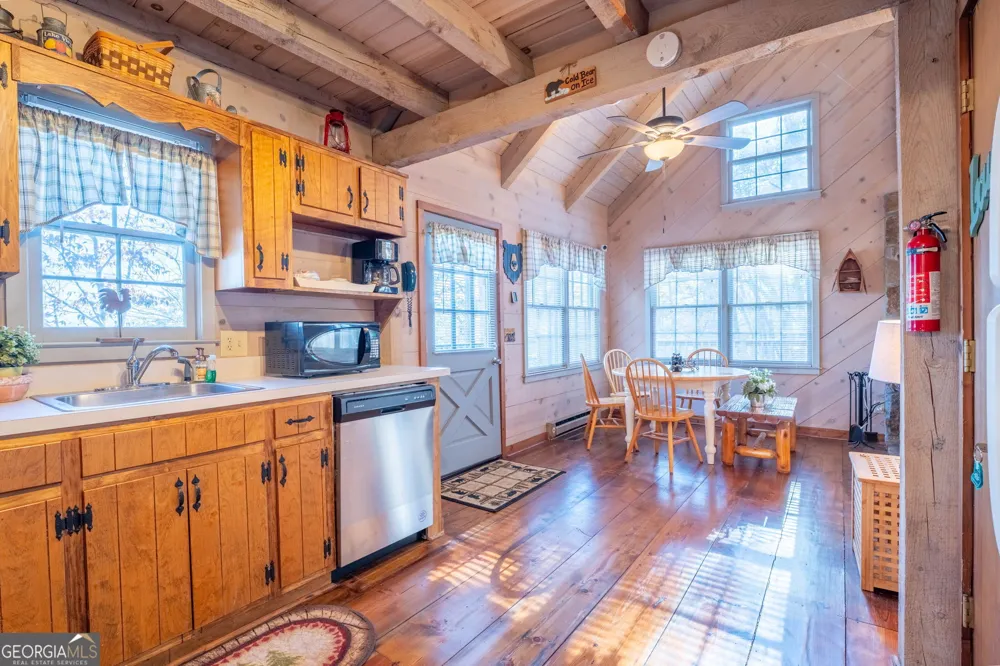 220 McConnell CT Helen, GA 30545