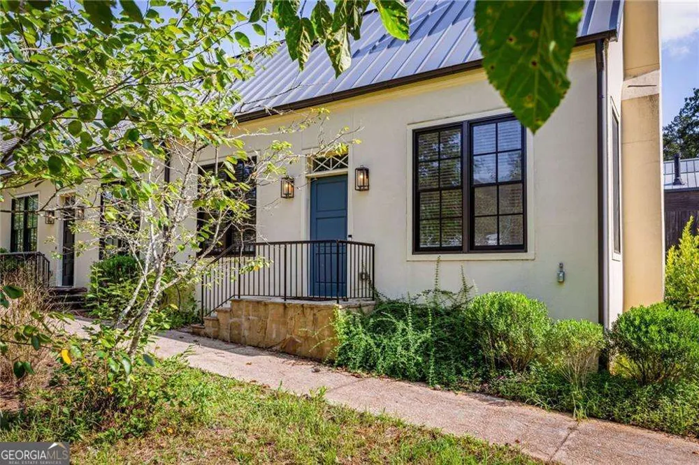 377 Anders N Chattahoochee Hills, GA 30268