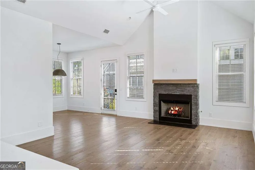 377 Anders N Chattahoochee Hills, GA 30268