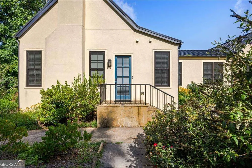 377 Anders N Chattahoochee Hills, GA 30268