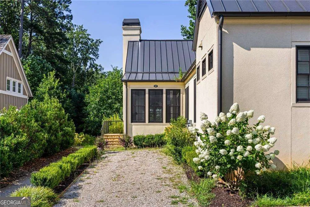 377 Anders N Chattahoochee Hills, GA 30268