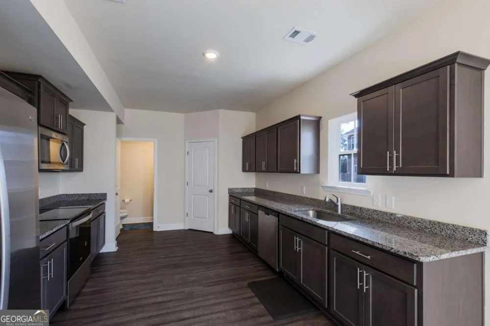 703 Mill CRK Hinesville, GA 31313
